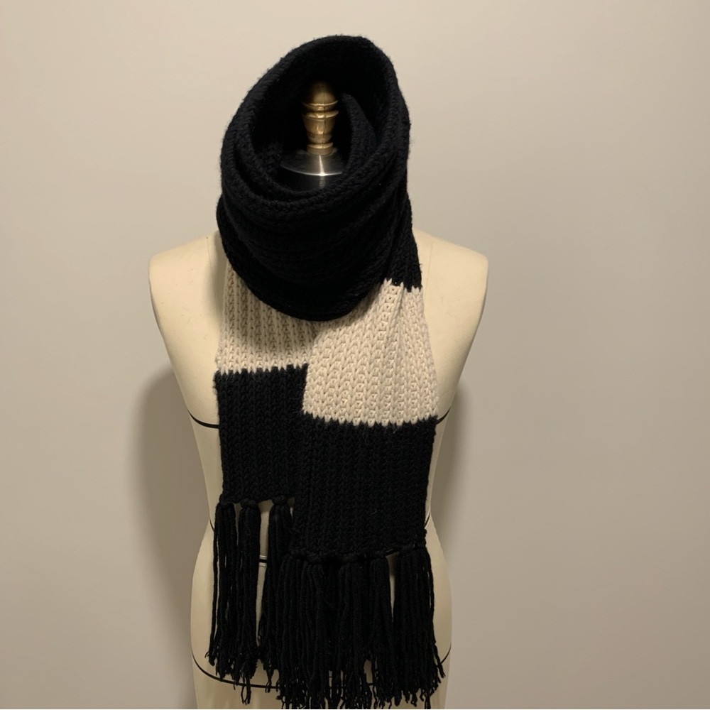 APC Scarf